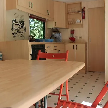 Camping De La Vallee Du Doux 营地